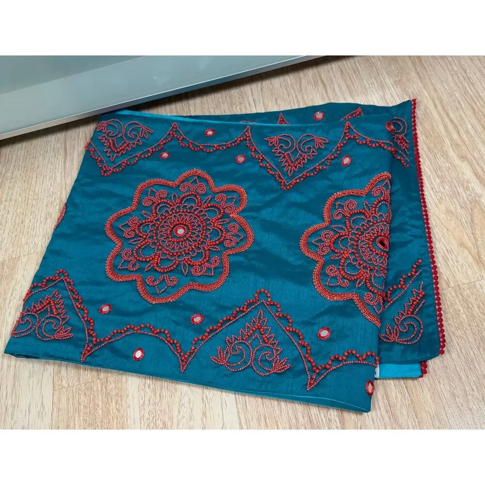 NWT Kim Seybert Hand Beaded Table Runner
